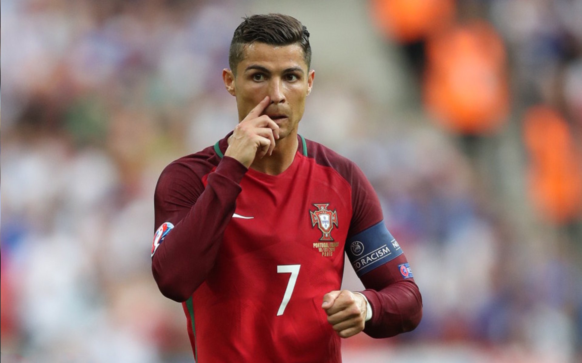 9游电竞站-德国骑手拉里萨·保利斯在2024年巴黎奥运会盛装舞步比赛中以“Luna”马匹获得第七名，展现出色表现。